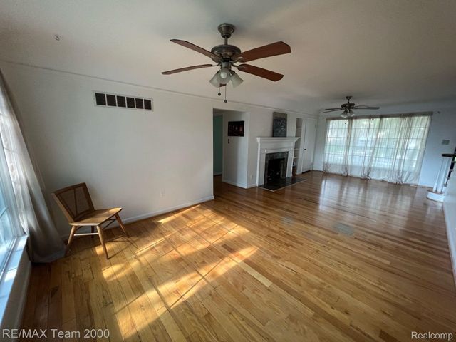 3 BOONE Lane, Dearborn, MI 48120