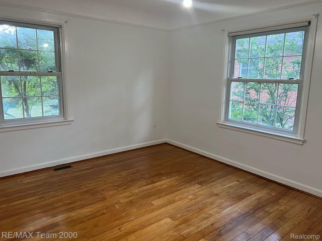 3 BOONE Lane, Dearborn, MI 48120