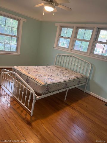 3 BOONE Lane, Dearborn, MI 48120