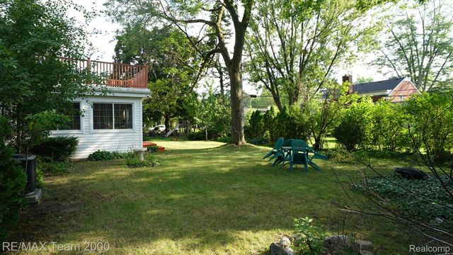 3 BOONE Lane, Dearborn, MI 48120