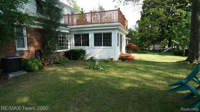 3 BOONE Lane, Dearborn, MI 48120