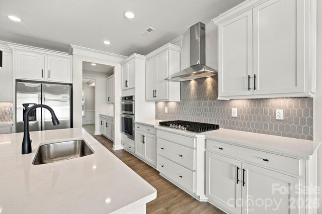 2020 Embassy Court, Charlotte, NC 28213