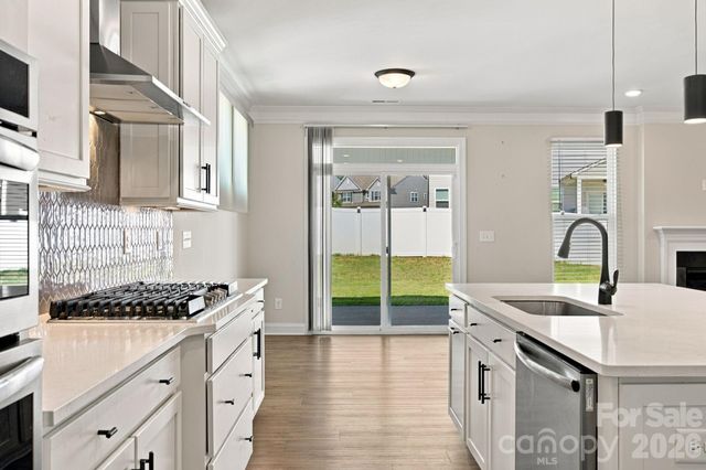 2020 Embassy Court, Charlotte, NC 28213