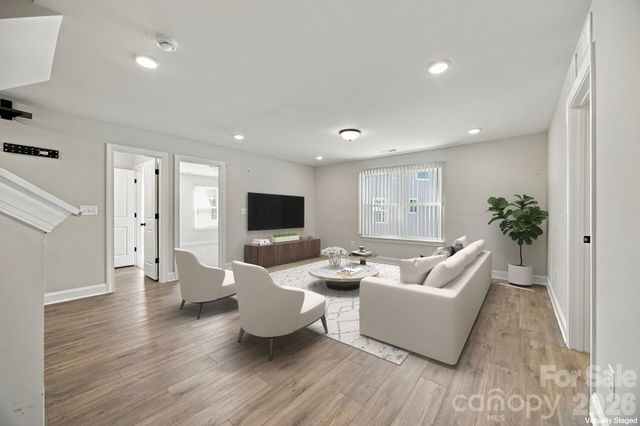 2020 Embassy Court, Charlotte, NC 28213