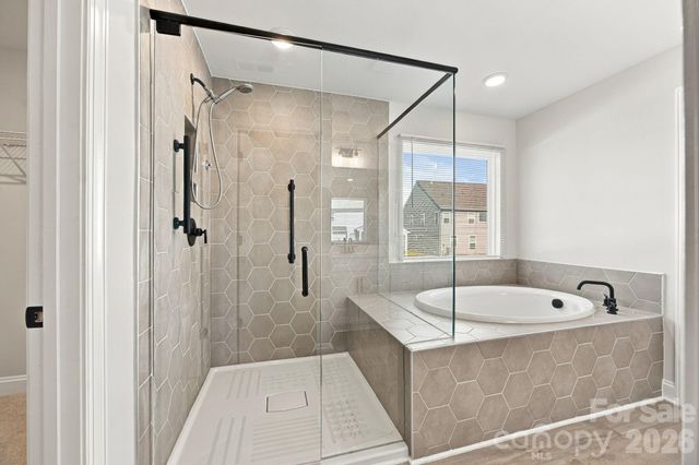 2020 Embassy Court, Charlotte, NC 28213