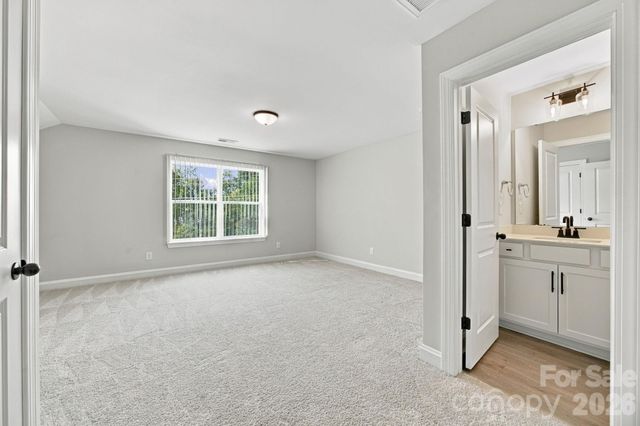 2020 Embassy Court, Charlotte, NC 28213