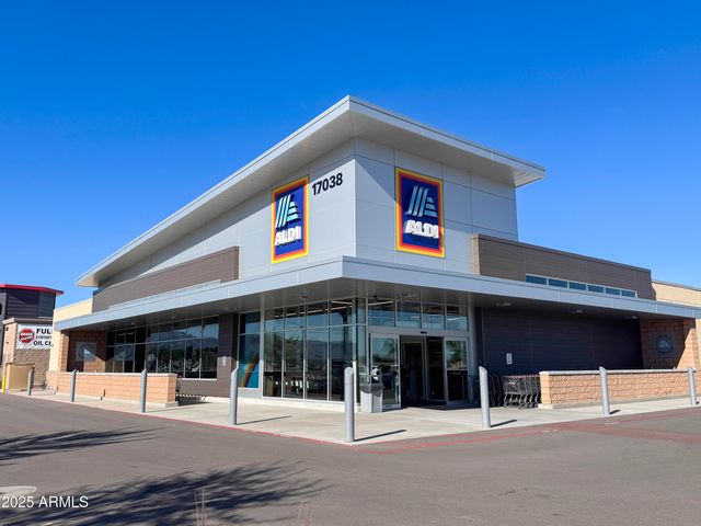 17230 W SAGUARO Lane, Surprise, AZ 85388