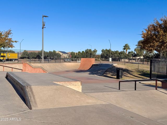 17230 W SAGUARO Lane, Surprise, AZ 85388