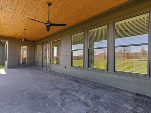 131 Hydrangea Drive, Smithville, TX 78957