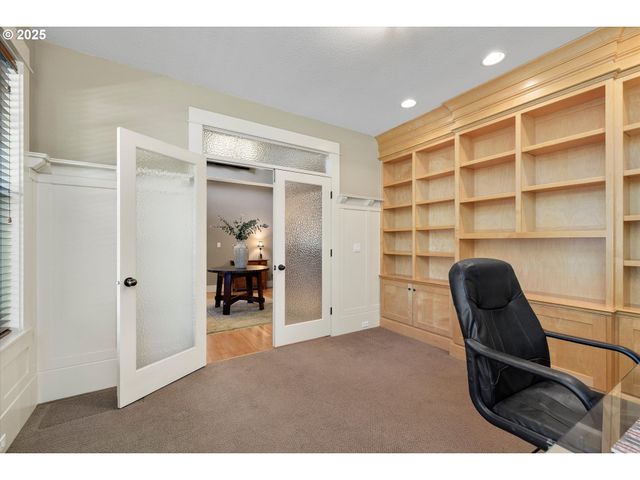 3648 FAIRHAVEN Dr, West Linn, OR 97068