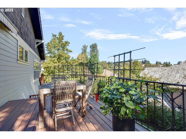 3648 FAIRHAVEN Dr, West Linn, OR 97068