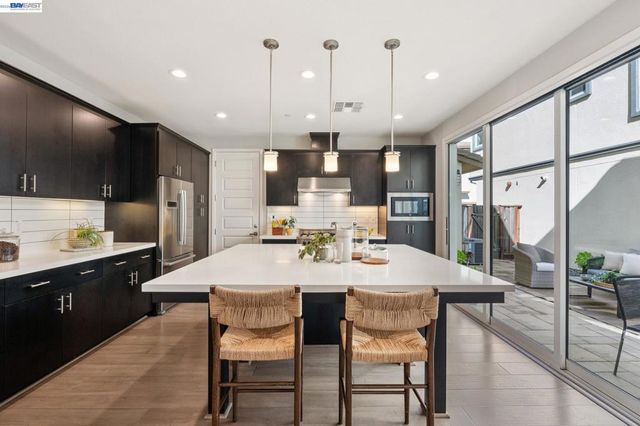 416 416 Bohol Circle Ln, Alameda, CA 94501