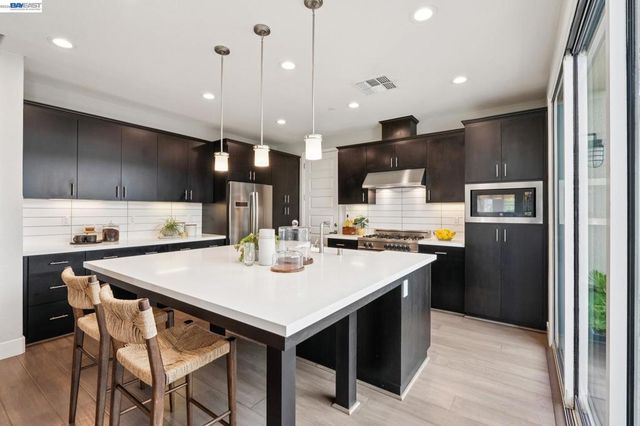 416 416 Bohol Circle Ln, Alameda, CA 94501