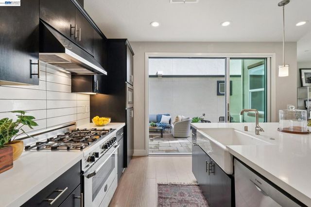 416 416 Bohol Circle Ln, Alameda, CA 94501