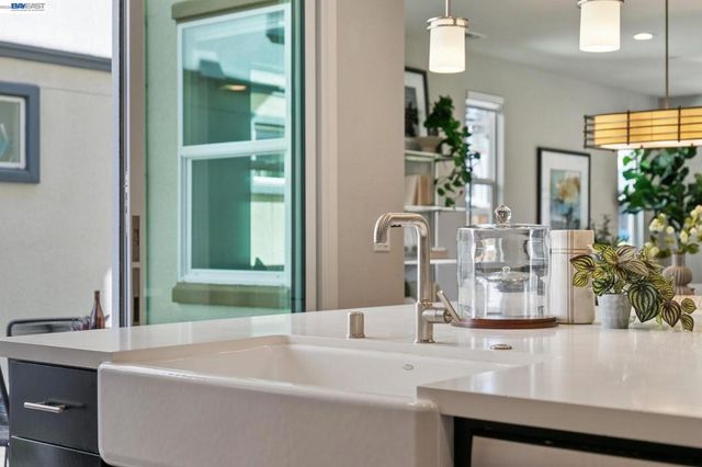 416 416 Bohol Circle Ln, Alameda, CA 94501