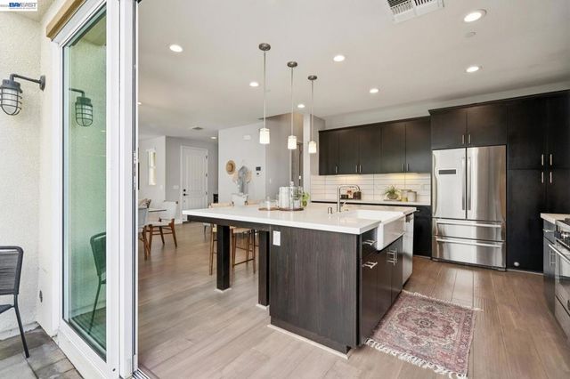 416 416 Bohol Circle Ln, Alameda, CA 94501