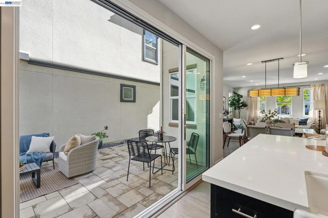 416 416 Bohol Circle Ln, Alameda, CA 94501