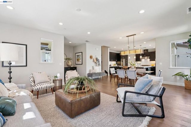 416 416 Bohol Circle Ln, Alameda, CA 94501