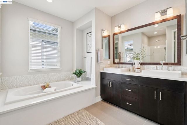 416 416 Bohol Circle Ln, Alameda, CA 94501