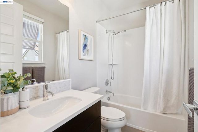 416 416 Bohol Circle Ln, Alameda, CA 94501