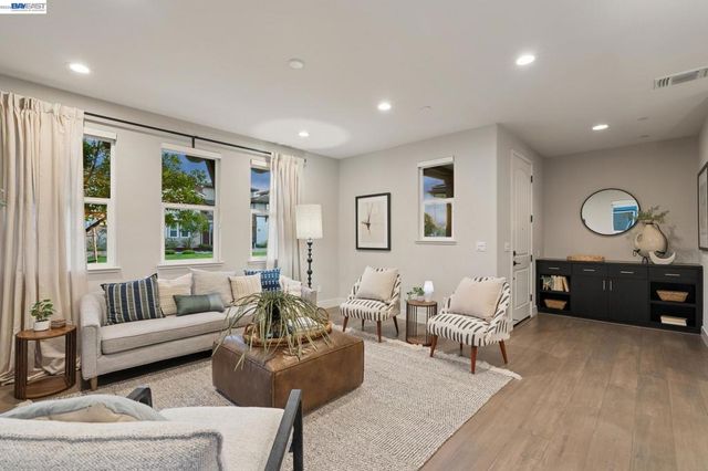 416 416 Bohol Circle Ln, Alameda, CA 94501