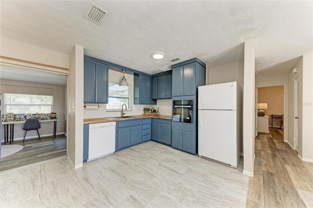 120 60TH STREET W, Bradenton, FL 34209