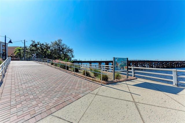 120 60TH STREET W, Bradenton, FL 34209