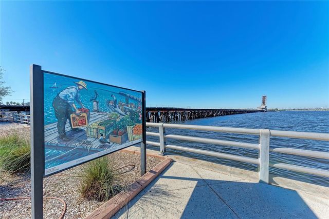 120 60TH STREET W, Bradenton, FL 34209