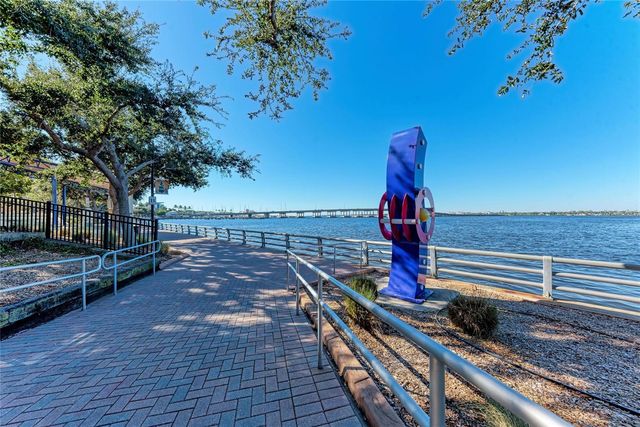 120 60TH STREET W, Bradenton, FL 34209