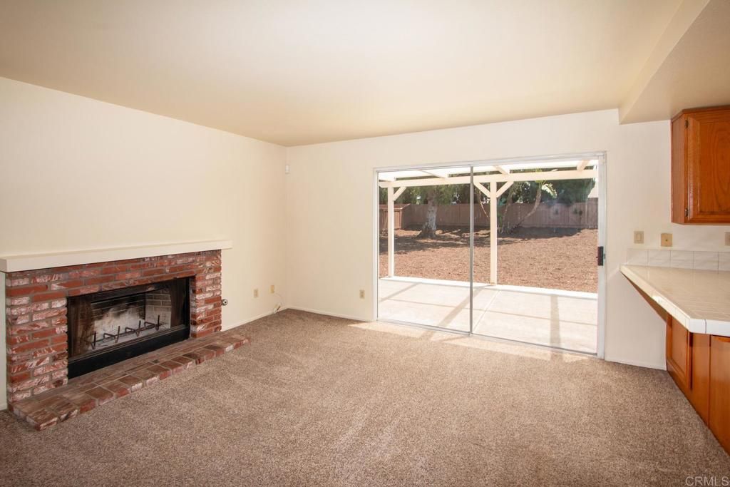 Image 12 of property listing at 800 Foxwood Drive, Oceanside, CA 92057