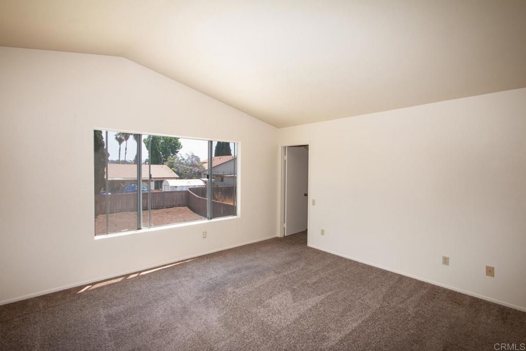 Image 16 of property listing at 800 Foxwood Drive, Oceanside, CA 92057
