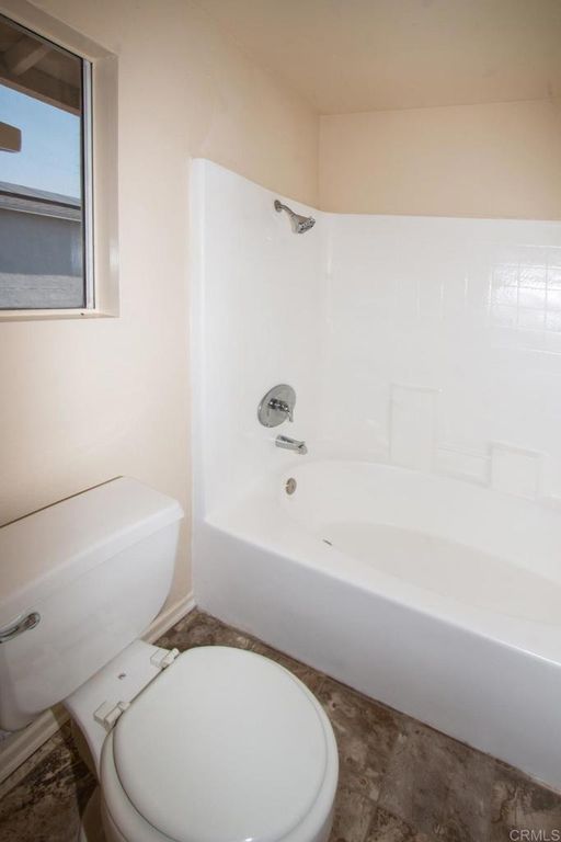 Image 20 of property listing at 800 Foxwood Drive, Oceanside, CA 92057