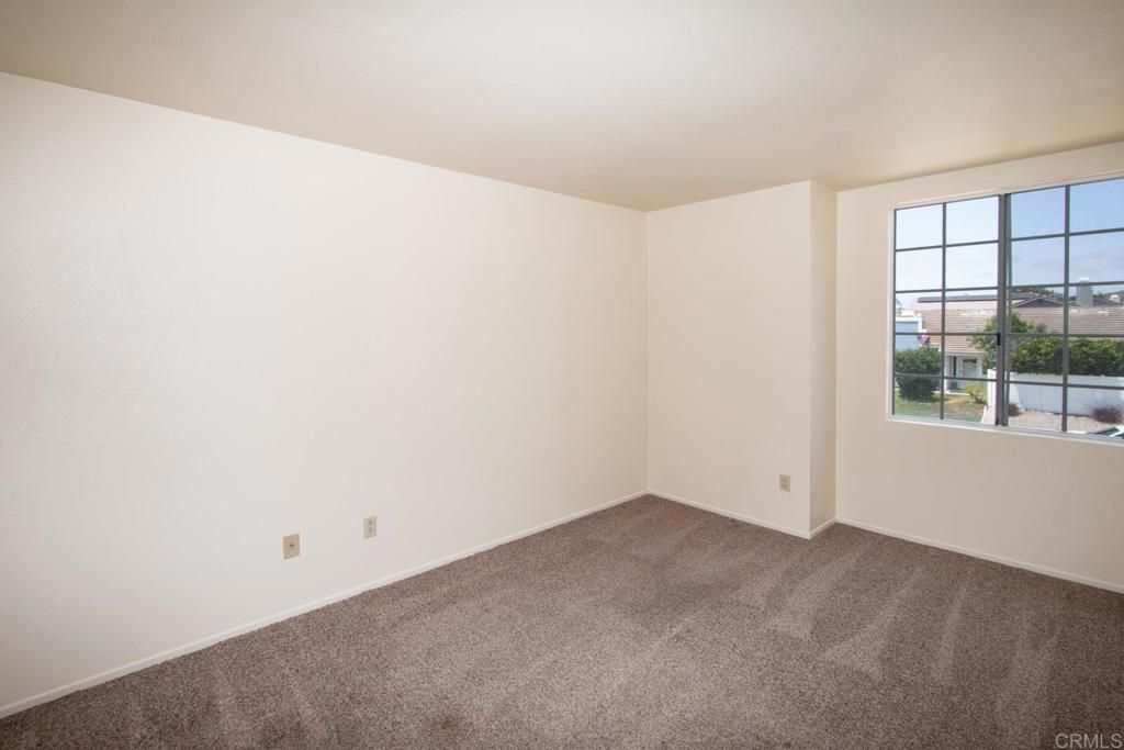 Image 21 of property listing at 800 Foxwood Drive, Oceanside, CA 92057