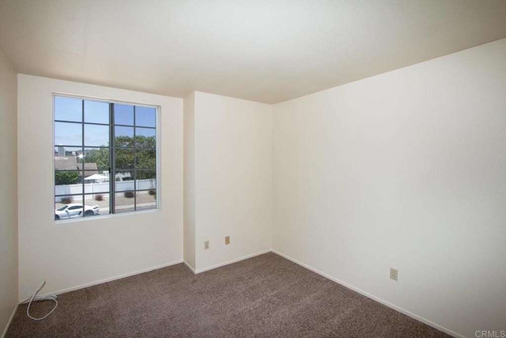 Image 24 of property listing at 800 Foxwood Drive, Oceanside, CA 92057