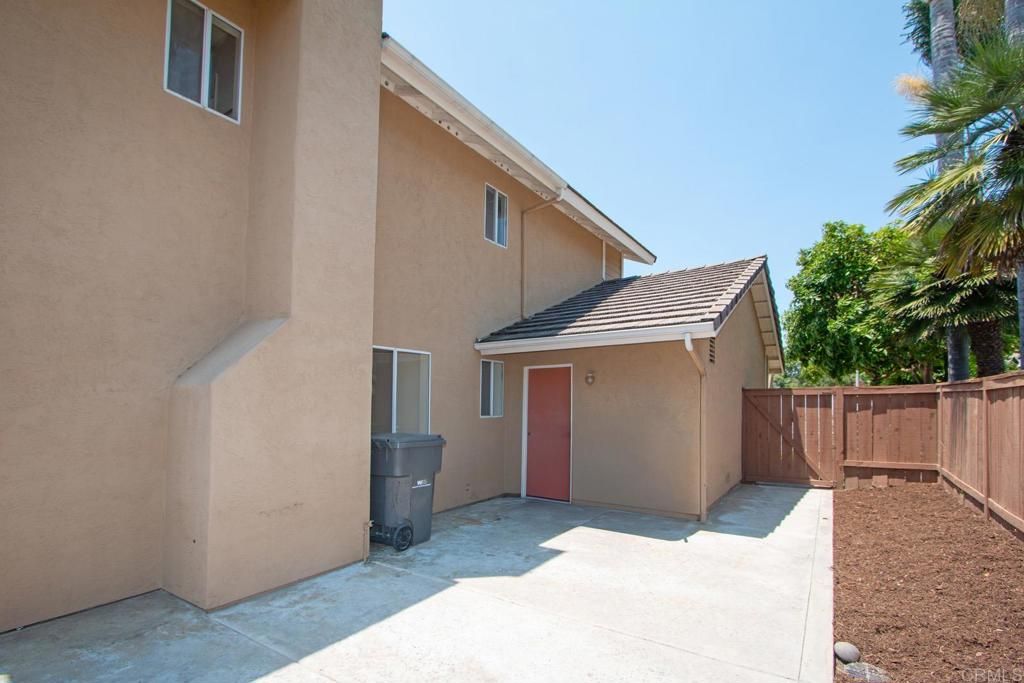 Image 31 of property listing at 800 Foxwood Drive, Oceanside, CA 92057