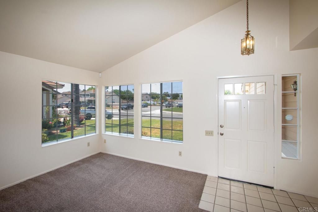 Image 8 of property listing at 800 Foxwood Drive, Oceanside, CA 92057