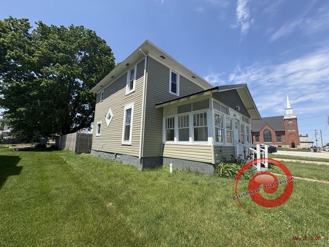 803 6th Street, Grundy Center, IA 50638