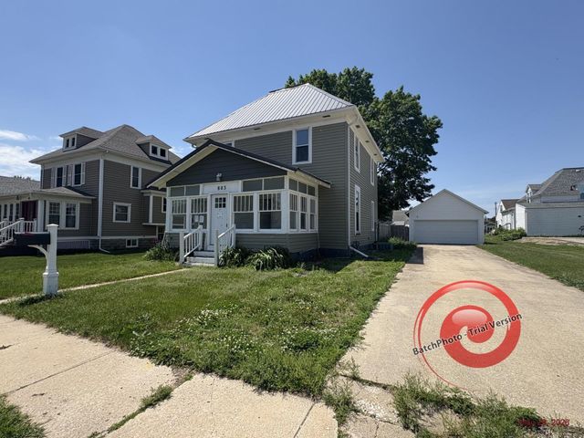 803 6th Street, Grundy Center, IA 50638