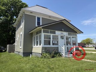 803 6th Street, Grundy Center, IA 50638
