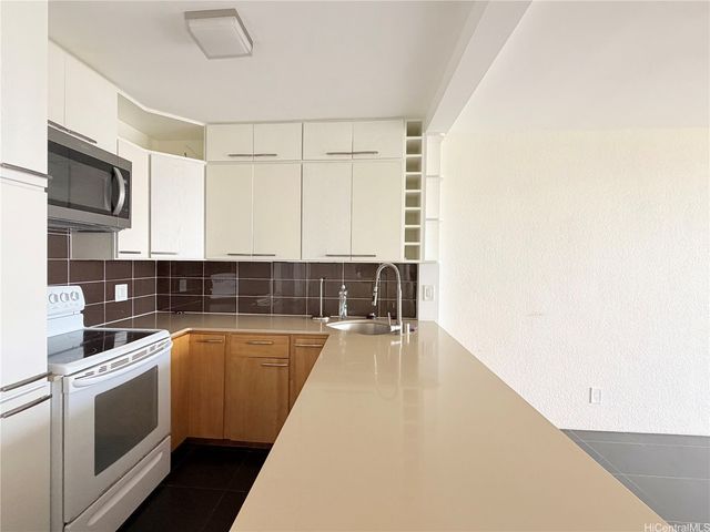 400 Hobron Lane 3311, Honolulu, HI 96815