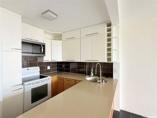 400 Hobron Lane 3311, Honolulu, HI 96815