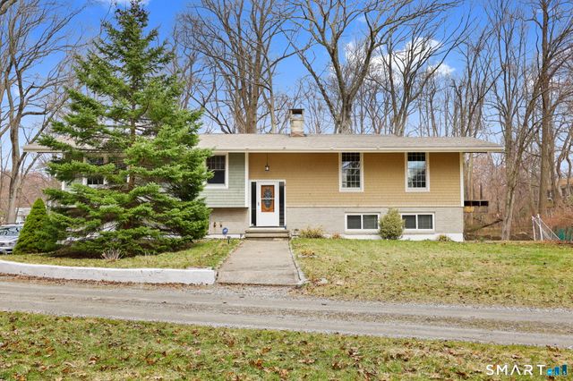 36 North Street, Trumbull, CT 06611