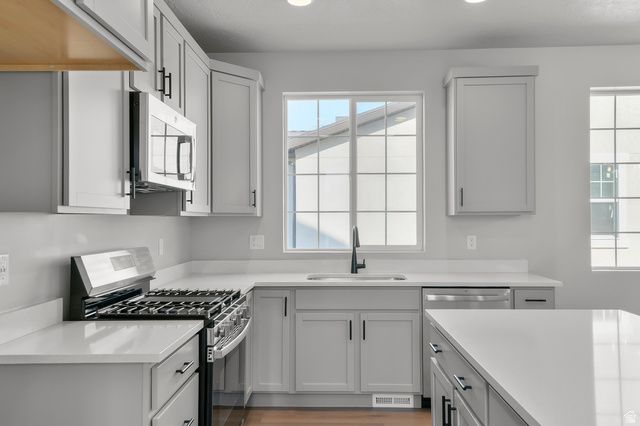 2562 S SINBAD WAY, Magna, UT 84044