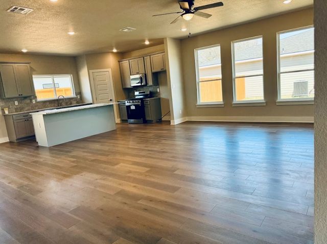 15513 Greenhouse Way, Lindale, TX 75771