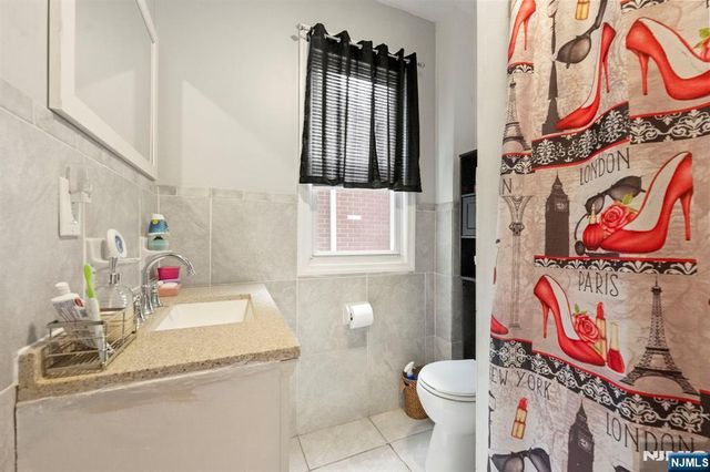 19 Dover Street, Newark, NJ 07106