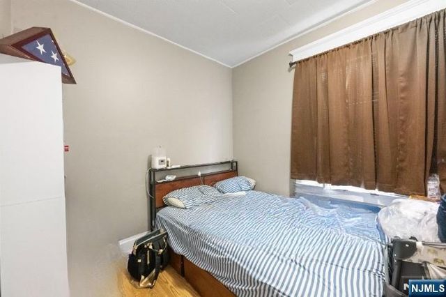 19 Dover Street, Newark, NJ 07106