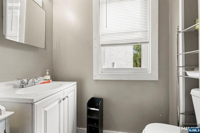 19 Dover Street, Newark, NJ 07106