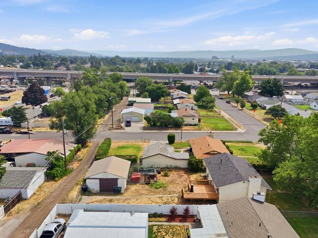 3023 E Ermina Ave, Spokane, WA 99207