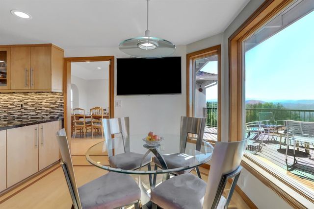 15391 Pear Valley Ln, Auburn, CA 95603