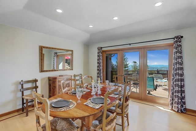 15391 Pear Valley Ln, Auburn, CA 95603